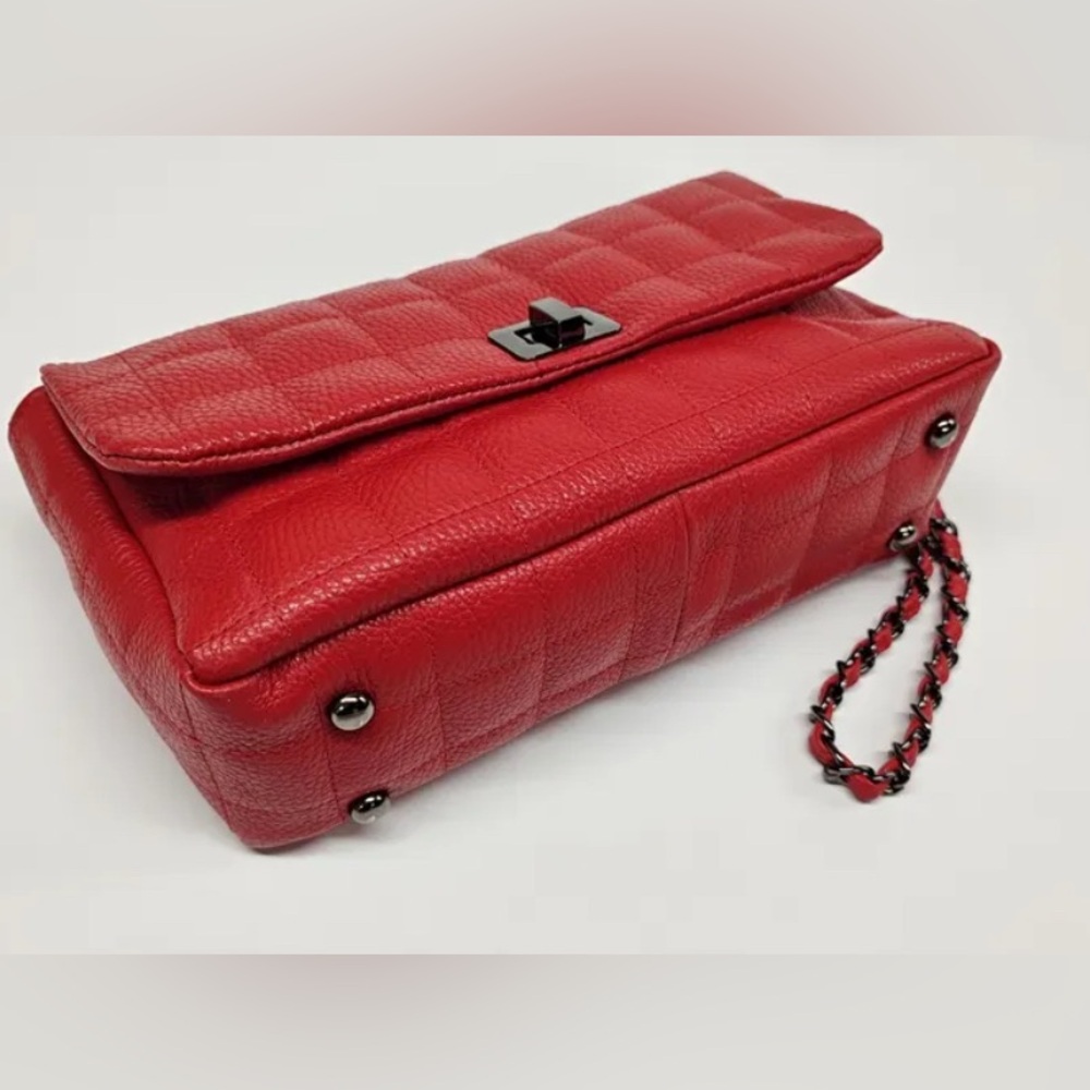 Red Quilted Chain Shoulder Bag by Virsa bag - Picture 4 of 6